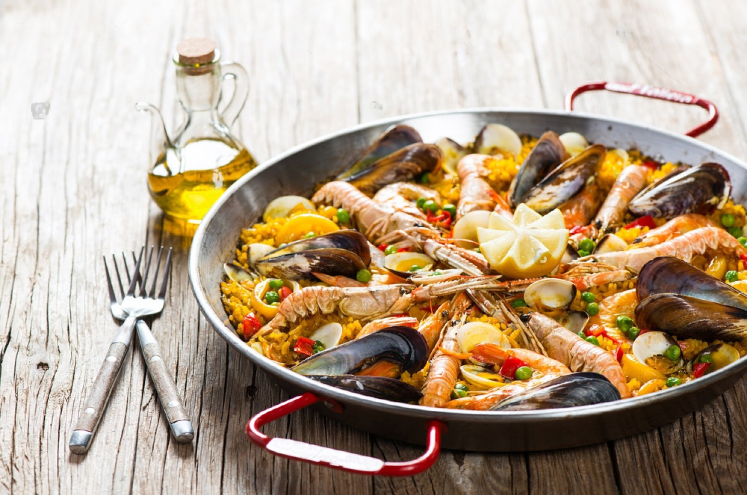 vegetable paella with seafood