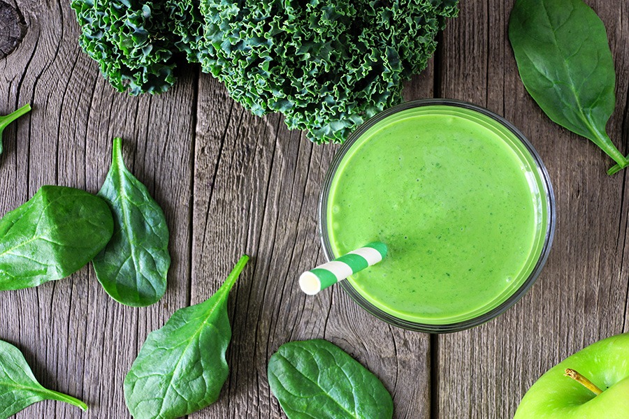 Healthy green kale and spinach smoothie